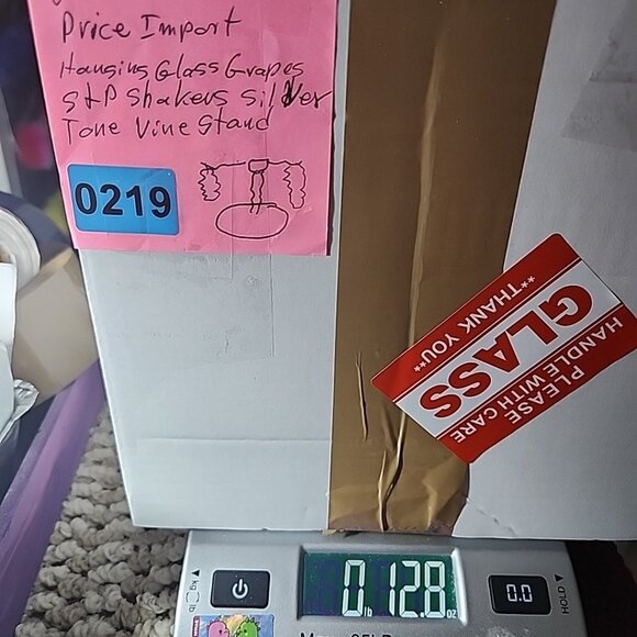 Vintage PRICE IMPORT Hanging Glass Grapes Salt Pepper SHAKERS Silver Vine STAND - Picture 16 of 16